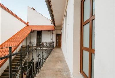 Apartament cu 3 camere nedecomandat, mobilat în Schei - 15