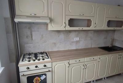 Apartament cu 4 camere semidecomandat în Tei - 1