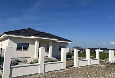Casă individuală cu 3 camere în Sântandrei