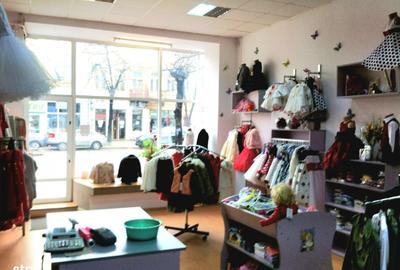 Spațiu comercial, de 59 mp, în Central - 4