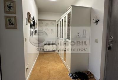 Apartament cu 3 camere decomandat, mobilat în Alexandru cel Bun