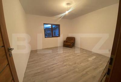 Casă cu 7 camere cu Teren 500 Mp în Central - 11