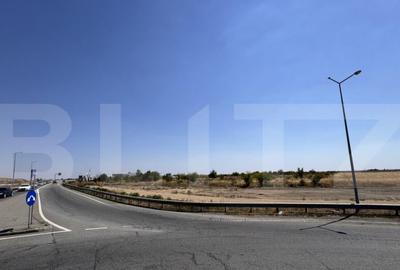 Teren de 44421 mp, în Central - 7