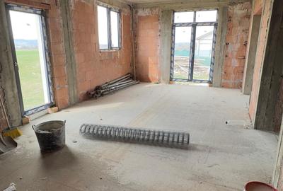 Casă cu 4 camere în Șimian - 3