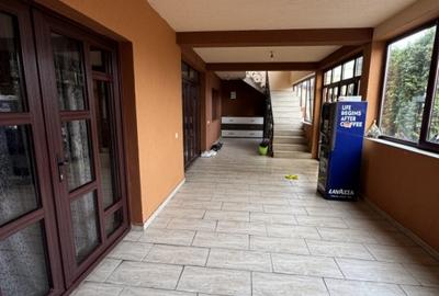 Casă individuală cu 9 camere cu Canalizare în B-dul București - 14