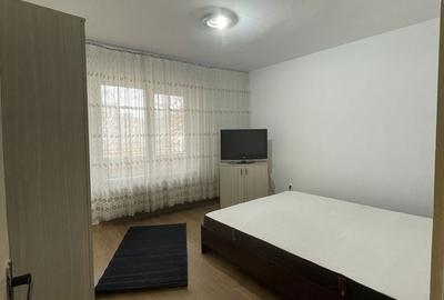 Apartament cu 3 camere decomandat în 1 Mai - 1