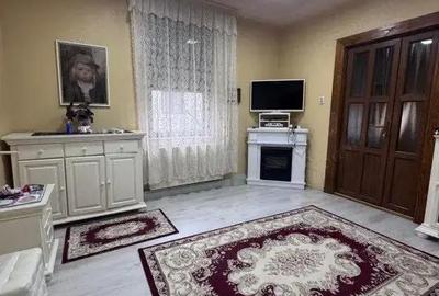 Casă cu 8 camere cu Teren 700 Mp în Rădăuți