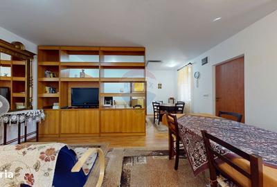 Casă cu 3 camere cu Teren 1049 Mp în Central