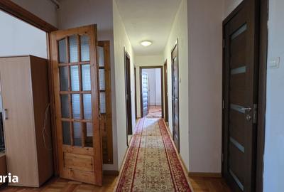 Apartament cu 3 camere decomandat în Ultracentral