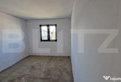 Casă cu 4 camere cu Teren 420 Mp în Stupini