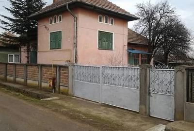 Casă cu Teren 1400 Mp în Cistei
