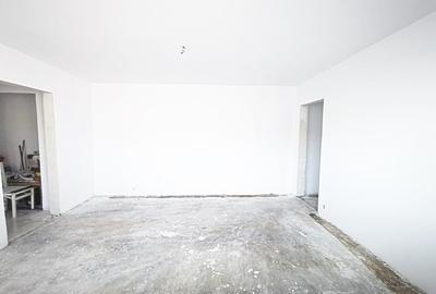 Vanzare 3 cam Obor, Masina de Paine, proaspat zugravit, loc parcare - 1