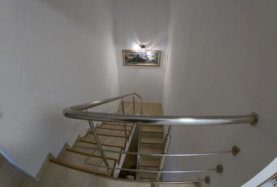Casă individuală cu 5 camere cu Canalizare în Central - 11