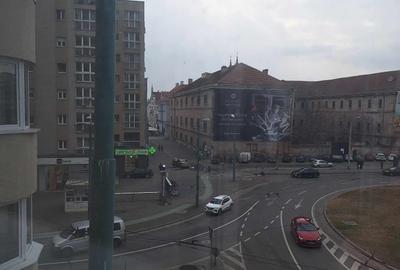 Apartament cu 3 camere decomandat, mobilat în P-ța Unirii