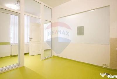 Spațiu comercial, de 66 mp, în Central - 3
