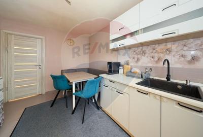 Apartament cu 3 camere de vânzare în zona Vlahuta - 10