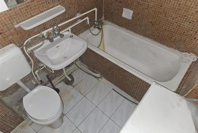 Buhusi - 3 camere  - etaj 3 - 8