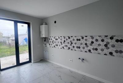 Casă cu 4 camere în Central - 2