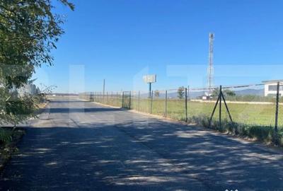 Teren de 6700 mp, în Central