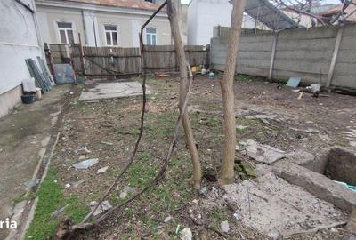 Casă cu 4 camere cu Canalizare în Griviței - 1