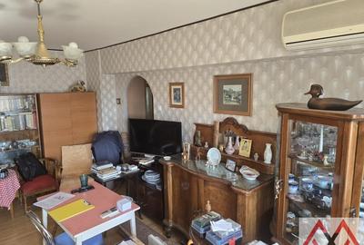 Mosilor, Carol, imobil 1983 - 6