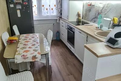 Vand apartament 2 camere F - 2