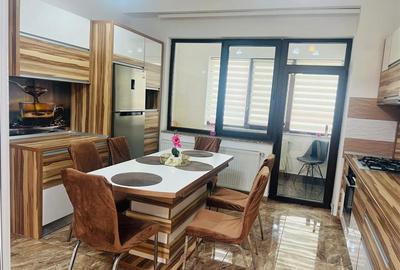 Apartament cu 3 camere decomandat, mobilat în Tractorul - 3