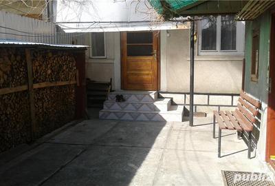 Casă cu 6 camere cu Teren 250 Mp în Capu Câmpului - 9