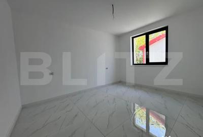 Casă cu 4 camere cu Teren 240 Mp în Central