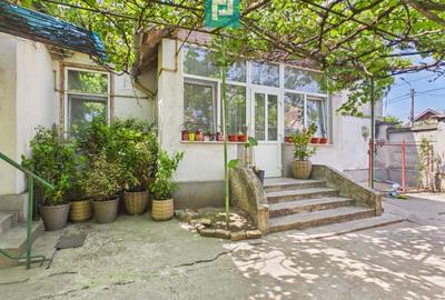 Casă individuală cu 3 camere cu Canalizare în Central - 1