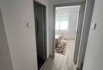 Apartament cu 2 camere semidecomandat, mobilat în Central