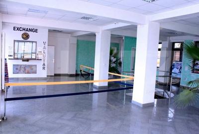 Spațiu comercial, de 405 mp, în Central - 12