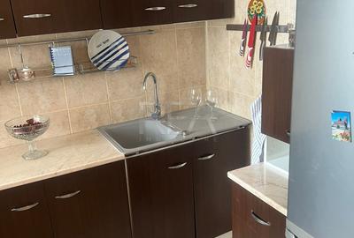 Apartament cu 2 camere semidecomandat, mobilat în 1 Mai - 7