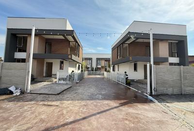 Complex de vile | 5 camere + 3 bai | Finisaje la alegere | Curte amenajata - 10