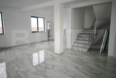 Duplex cu 4 camere cu Canalizare în Exterior Est - 3