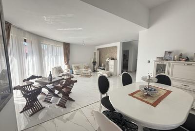 Casă cu 4 camere în Moșnița Nouă