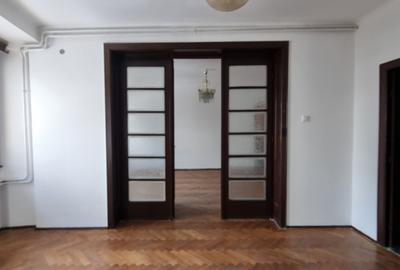 Piata Ion Mihalache - 3 Camere - Imobil interbelic - Urgenta 2 - 5