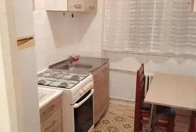 Garsonieră decomandată în 13 Septembrie