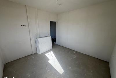 Apartament cu 3 camere în Micro 17 - 4