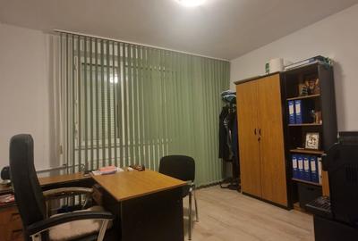 Apartament cu 3 camere decomandat în Baba Novac - 10