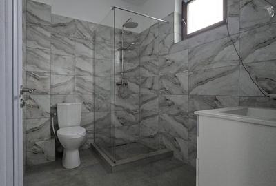 Casă cu 4 camere cu Teren 320 Mp în Berceni - 2