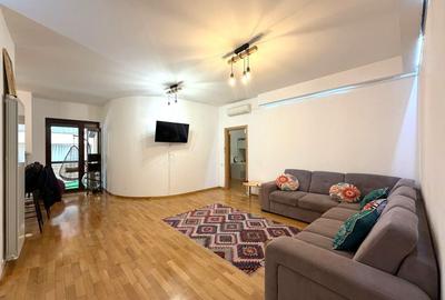 Apartament cu 3 camere semidecomandat, mobilat în Nordului