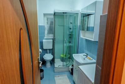 Garsonieră decomandată în Tractorul