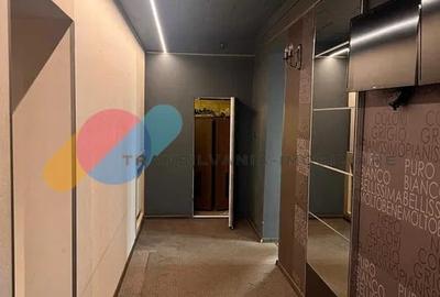 Spatiu comercial 117mp - vitrina stradala, zona cu vad excelent - Centru - 4