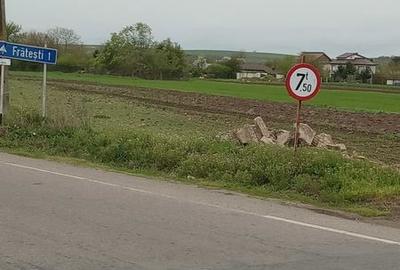 Teren de 2350 mp, în Frătești - 3