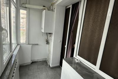 Apartament cu 3 camere semidecomandat în Calea București - 5