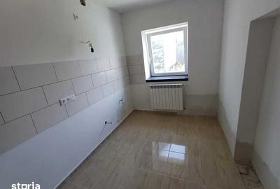 Casă cu 4 camere cu Teren 200 Mp în Ștrand - 2
