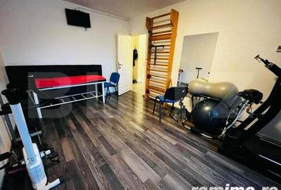 Apartament cu 3 camere decomandat în Micro 12 - 1