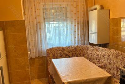 Apartament cu 4 camere decomandat în Micro 15 - 2