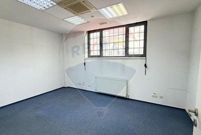 Spațiu comercial, de 330 mp, în Central - 14